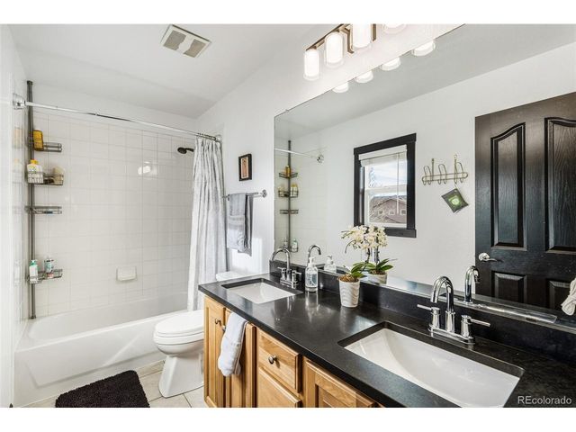 10059 Southlawn Cir, Commerce City, CO 80022