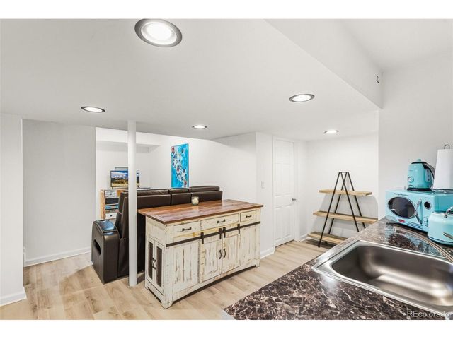 10059 Southlawn Cir, Commerce City, CO 80022