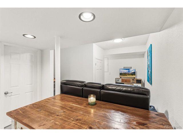 10059 Southlawn Cir, Commerce City, CO 80022