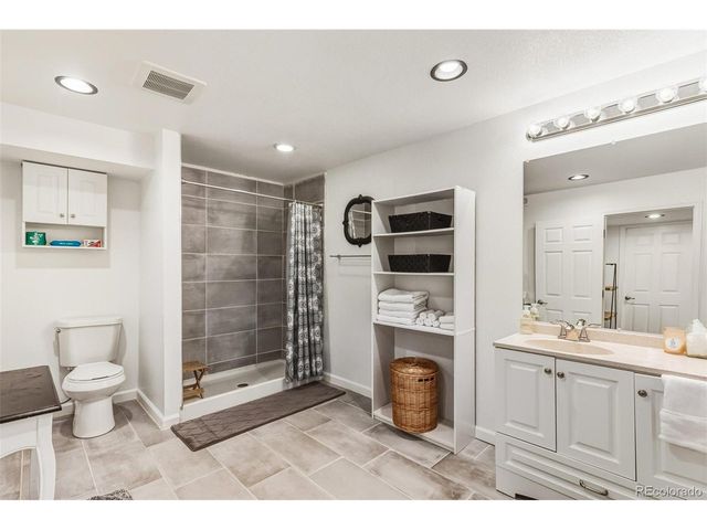 10059 Southlawn Cir, Commerce City, CO 80022