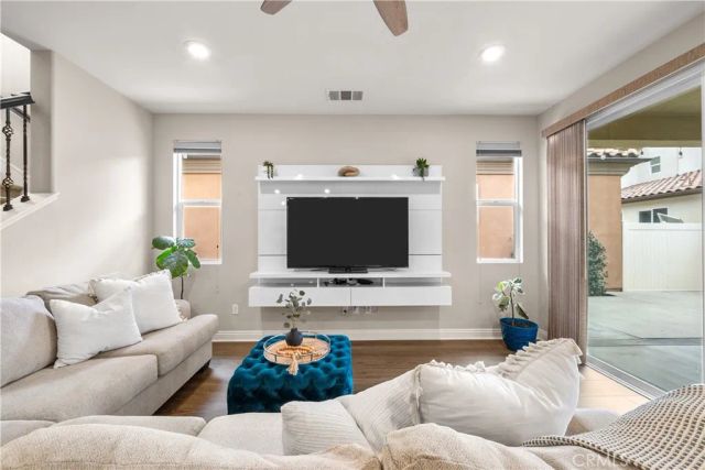 20552 Galloway, Saugus, CA 91350