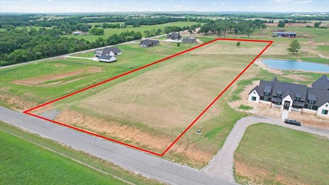 913 Club Lake Road, Whitesboro, TX 76273