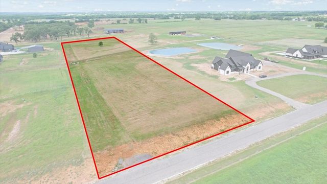 913 Club Lake Road, Whitesboro, TX 76273