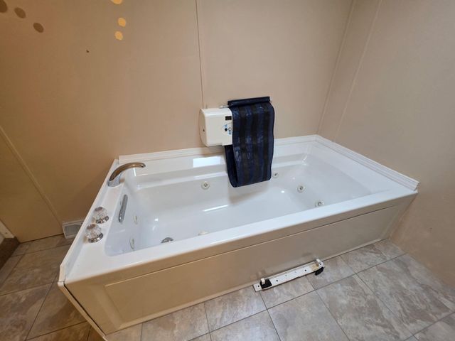 8959 Meadowview Drive, Kalamazoo, MI 49009