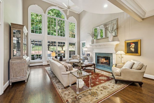 19 Park Mdws, Nashville, TN 37215