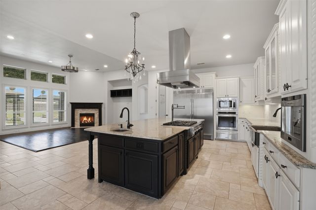 715 Simmons Road, Double Oak, TX 75077