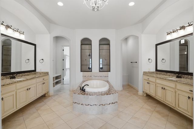 715 Simmons Road, Double Oak, TX 75077