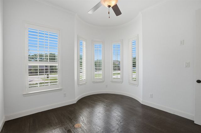 715 Simmons Road, Double Oak, TX 75077