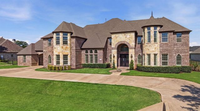 715 Simmons Road, Double Oak, TX 75077