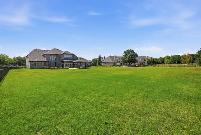 715 Simmons Road, Double Oak, TX 75077
