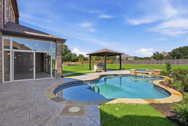 715 Simmons Road, Double Oak, TX 75077