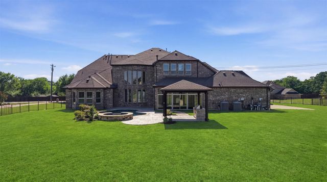 715 Simmons Road, Double Oak, TX 75077