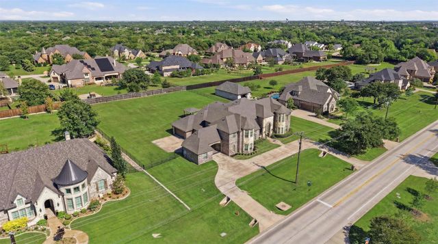 715 Simmons Road, Double Oak, TX 75077