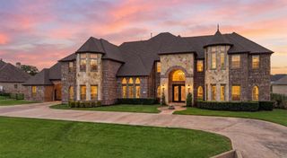715 Simmons Road, Double Oak, TX 75077
