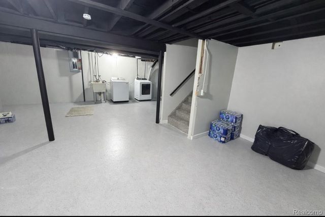 25880 Cherry Hill Road, Dearborn Heights, MI 48127