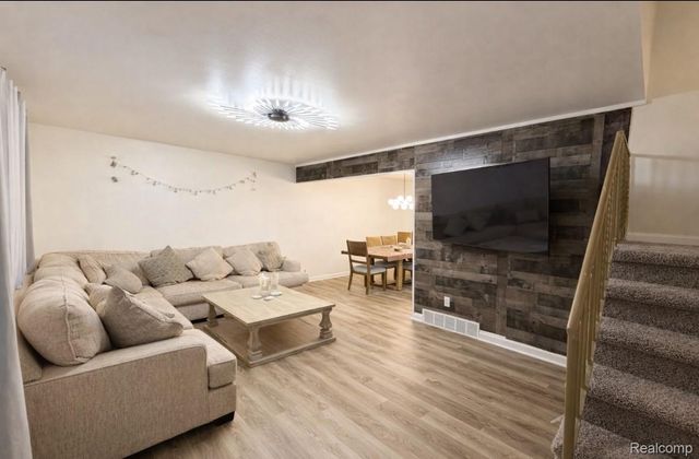 25880 Cherry Hill Road, Dearborn Heights, MI 48127