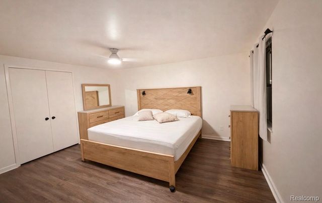 25880 Cherry Hill Road, Dearborn Heights, MI 48127