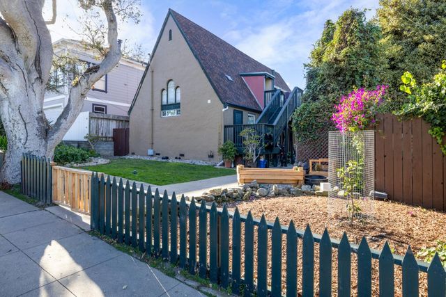 160 Monterey Avenue, Pacific Grove, CA 93950