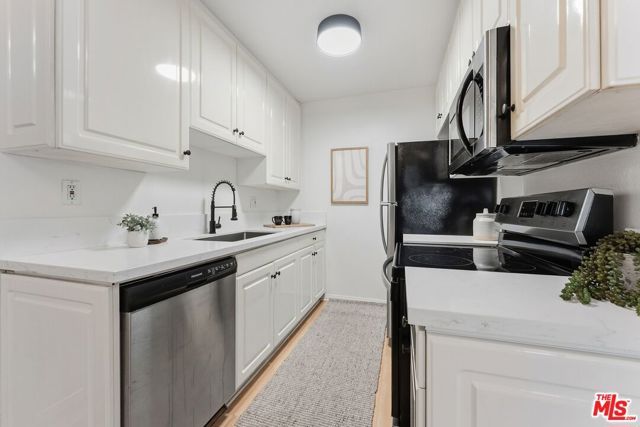 2308 Schader Drive 308, Santa Monica, CA 90404