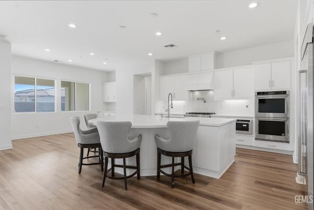 12627 Heritage Drive, Bakersfield, CA 93311