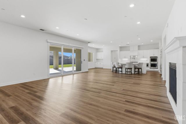 12627 Heritage Drive, Bakersfield, CA 93311