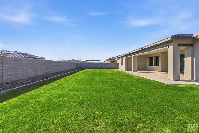 12627 Heritage Drive, Bakersfield, CA 93311