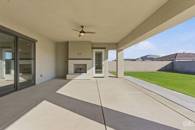 12627 Heritage Drive, Bakersfield, CA 93311