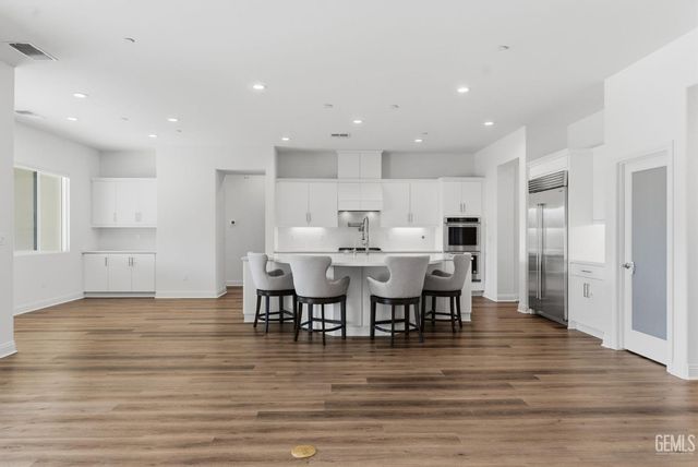 12627 Heritage Drive, Bakersfield, CA 93311