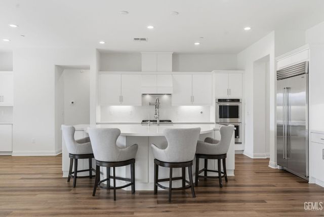 12627 Heritage Drive, Bakersfield, CA 93311