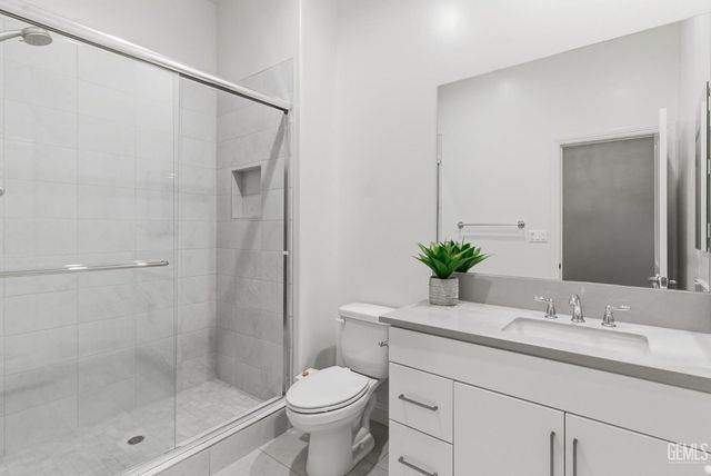 12627 Heritage Drive, Bakersfield, CA 93311