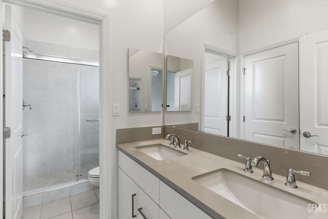 12627 Heritage Drive, Bakersfield, CA 93311