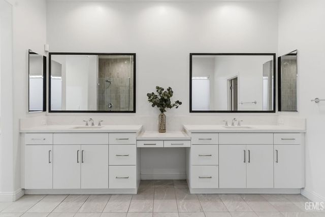 12627 Heritage Drive, Bakersfield, CA 93311