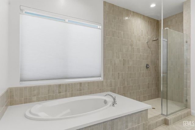 12627 Heritage Drive, Bakersfield, CA 93311