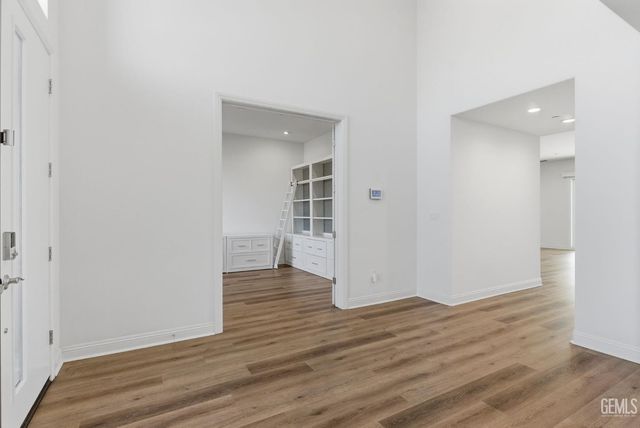 12627 Heritage Drive, Bakersfield, CA 93311