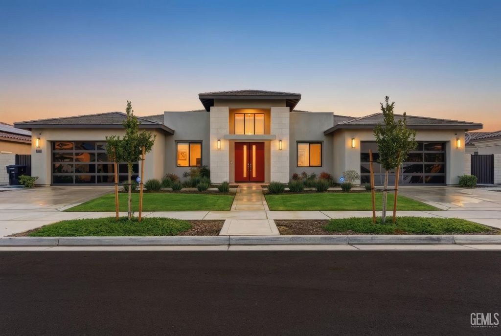 12627 Heritage Drive, Bakersfield, CA 93311