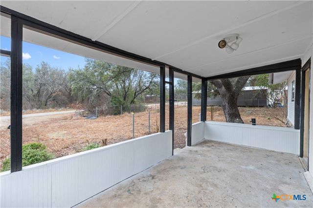 6916 Clover Leaf Drive, Brownwood, TX 76801