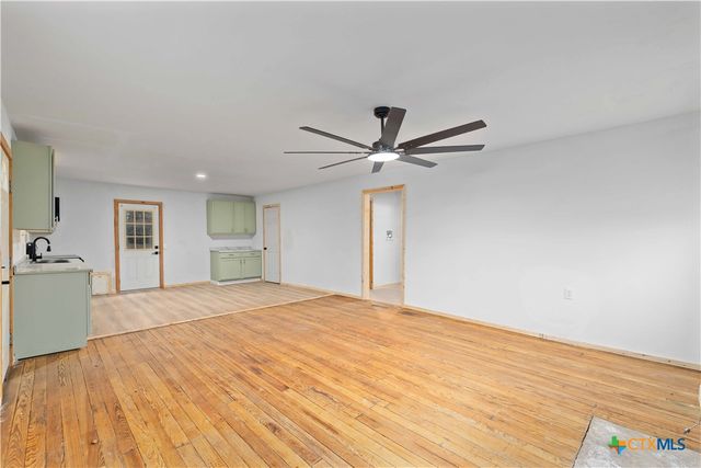 6916 Clover Leaf Drive, Brownwood, TX 76801