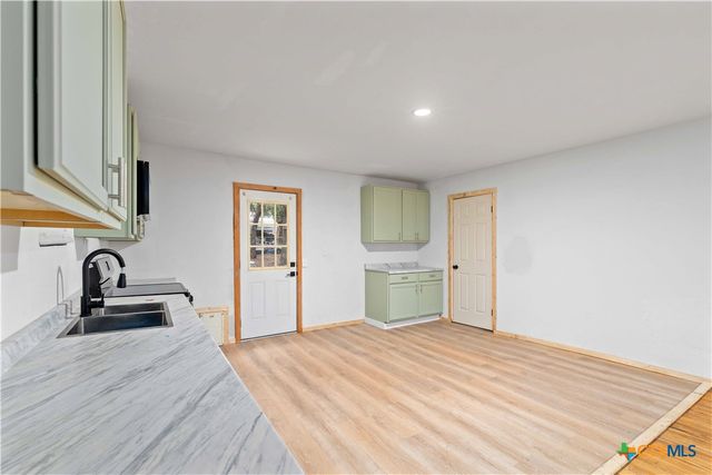 6916 Clover Leaf Drive, Brownwood, TX 76801