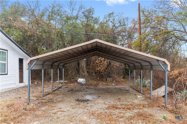 6916 Clover Leaf Drive, Brownwood, TX 76801