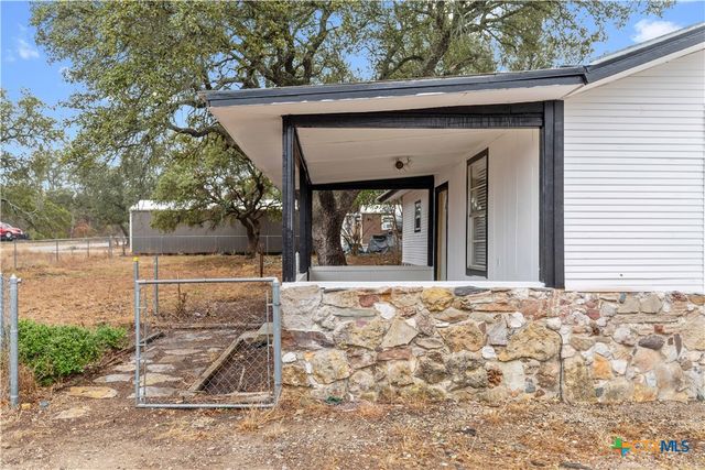 6916 Clover Leaf Drive, Brownwood, TX 76801