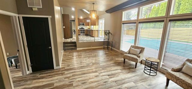 12224 N Nevada Ct, Spokane, WA 99218