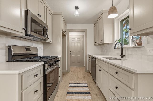 900 W Boston Street, Broken Arrow, OK 74012