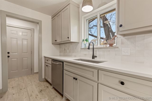 900 W Boston Street, Broken Arrow, OK 74012