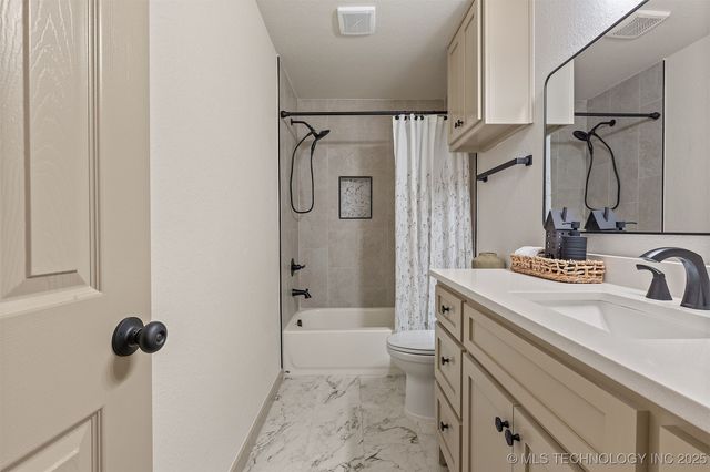 900 W Boston Street, Broken Arrow, OK 74012