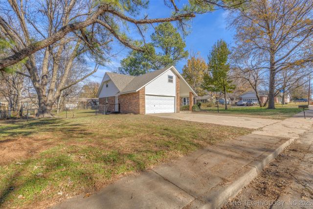 900 W Boston Street, Broken Arrow, OK 74012