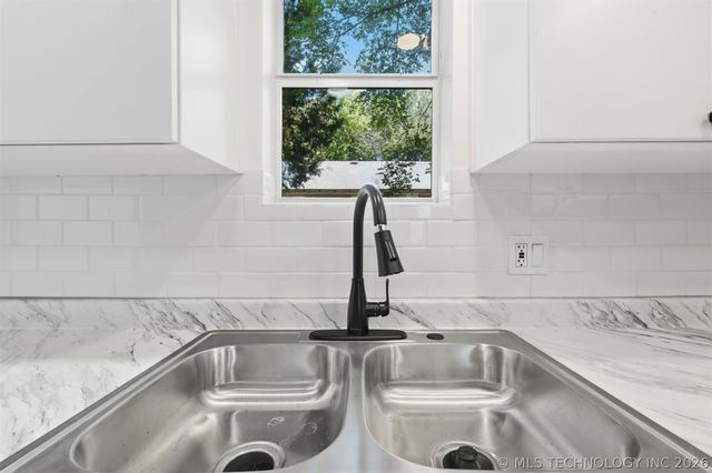 606 N Garfield Avenue, Sand Springs, OK 74063