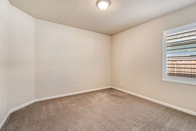 642 Stone Crest Avenue, Madera, CA 93636