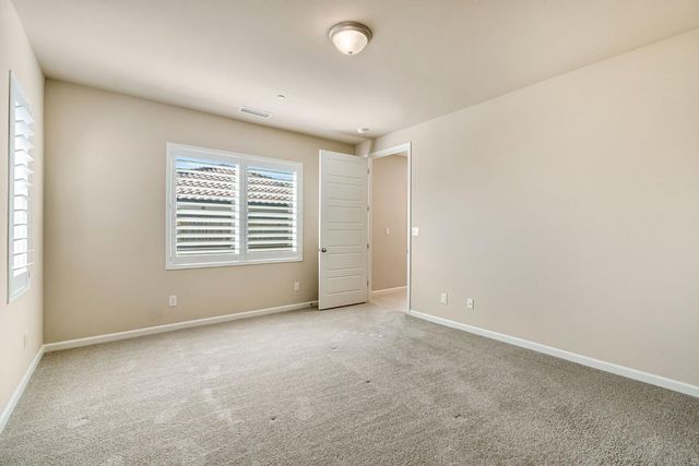 642 Stone Crest Avenue, Madera, CA 93636