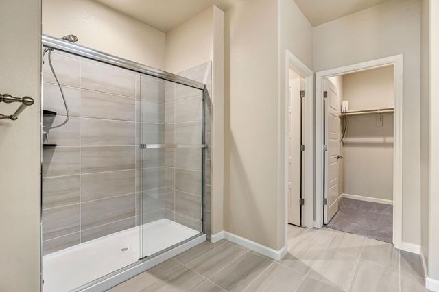 642 Stone Crest Avenue, Madera, CA 93636