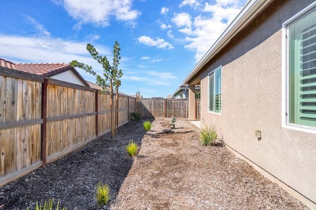 642 Stone Crest Avenue, Madera, CA 93636